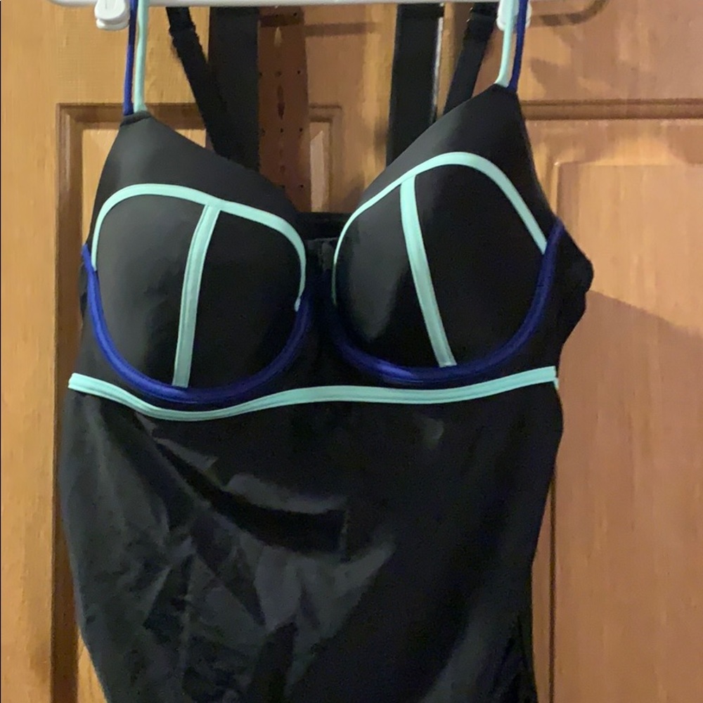 Women’s tankini top with built in bra